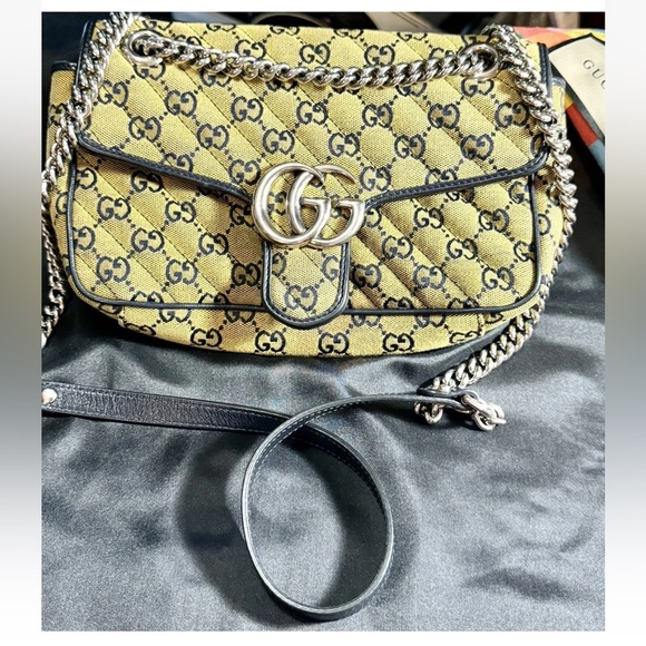 Gucci Marmont Women's Shoulder Bag - Picture 2 of 15